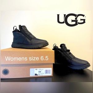 UGG ZIP PUFFER - 6.5 BLACK SNEAKERS